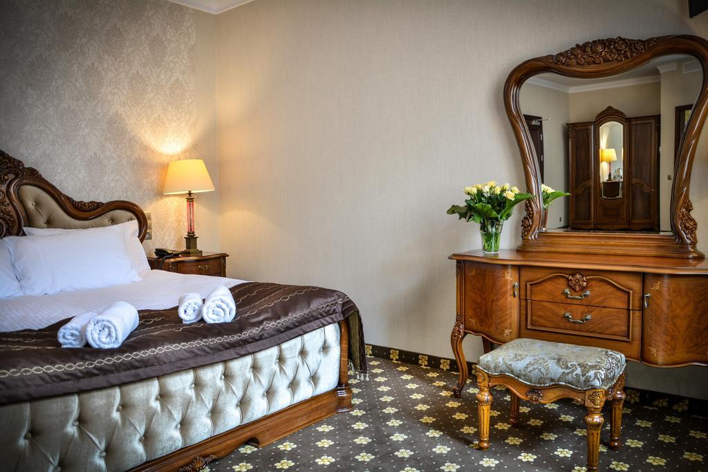 Komoda Club Residence Kaliszki Δωμάτιο φωτογραφία