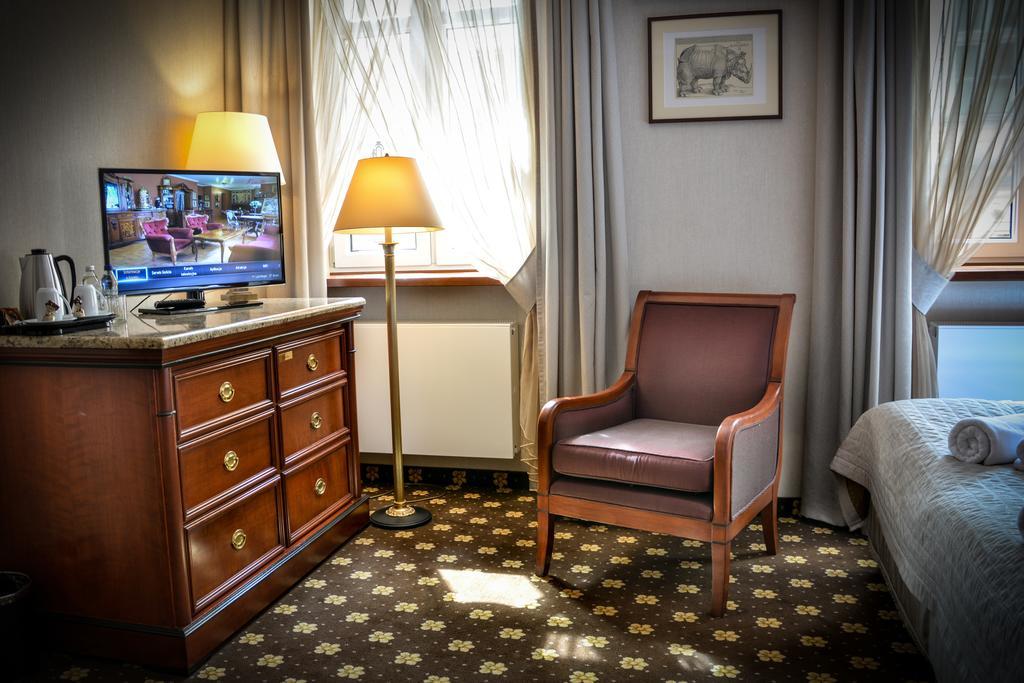 Komoda Club Residence Kaliszki Δωμάτιο φωτογραφία